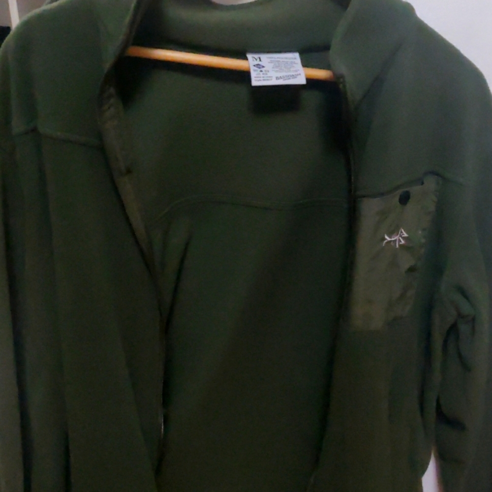 BassDash full zip sweater